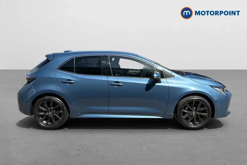 Used Toyota Corolla 122 HP (89 kW) 2022 Blue Hatchback