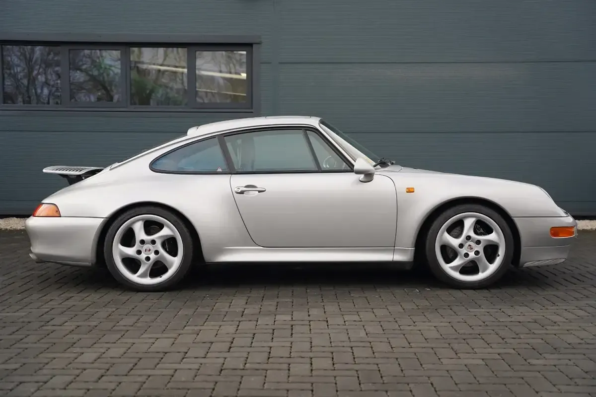 Used Porsche 911 Carrera S 286 HP (210 kW) 1996 Arctic silver Coupe