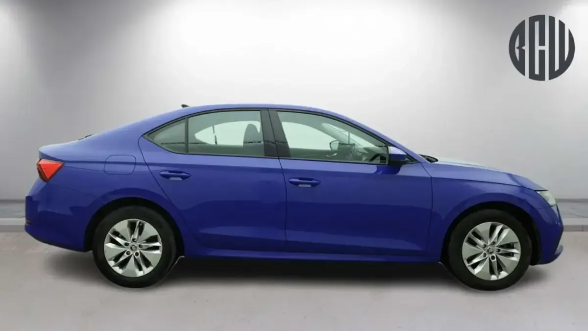 Begagnad Skoda Octavia SE Technology 110 HK (80 kW) 2022 Blå Halvkombi