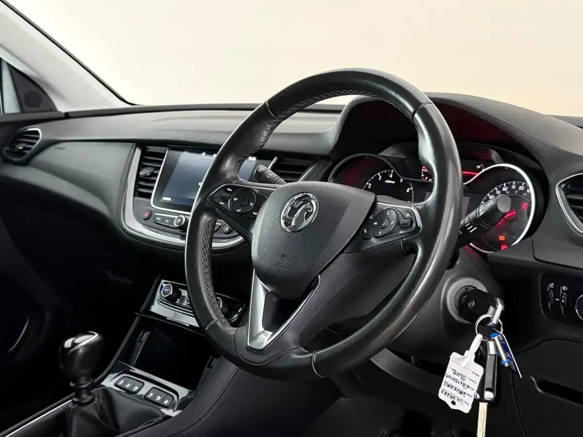 Used Vauxhall Grandland X Sport 131 HP (96 kW) 2019 Blue SUV