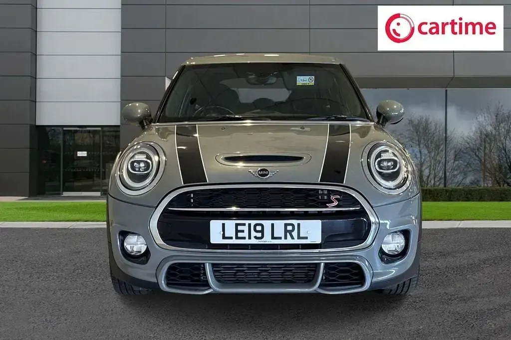 Usado Mini Cooper S Hatch 192 CV (141 kW) 2019 Gris Utilitario