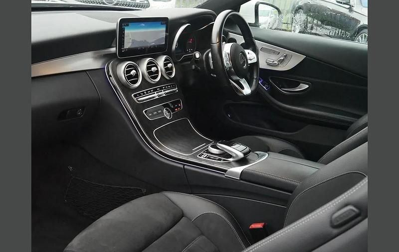 Used Mercedes C300 AMG Line Premium 241 HP (177 kW) 2019 White Coupe