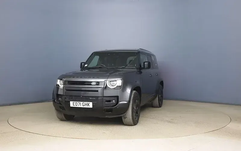 Used Land Rover Defender SE Dynamic 249 HP (183 kW) 2025 SUV