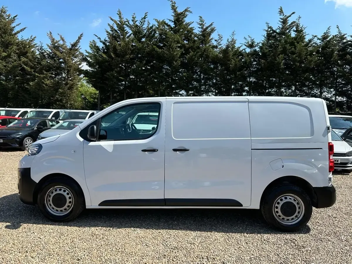 Second-hand Peugeot Expert Premium 2023 Alb Van