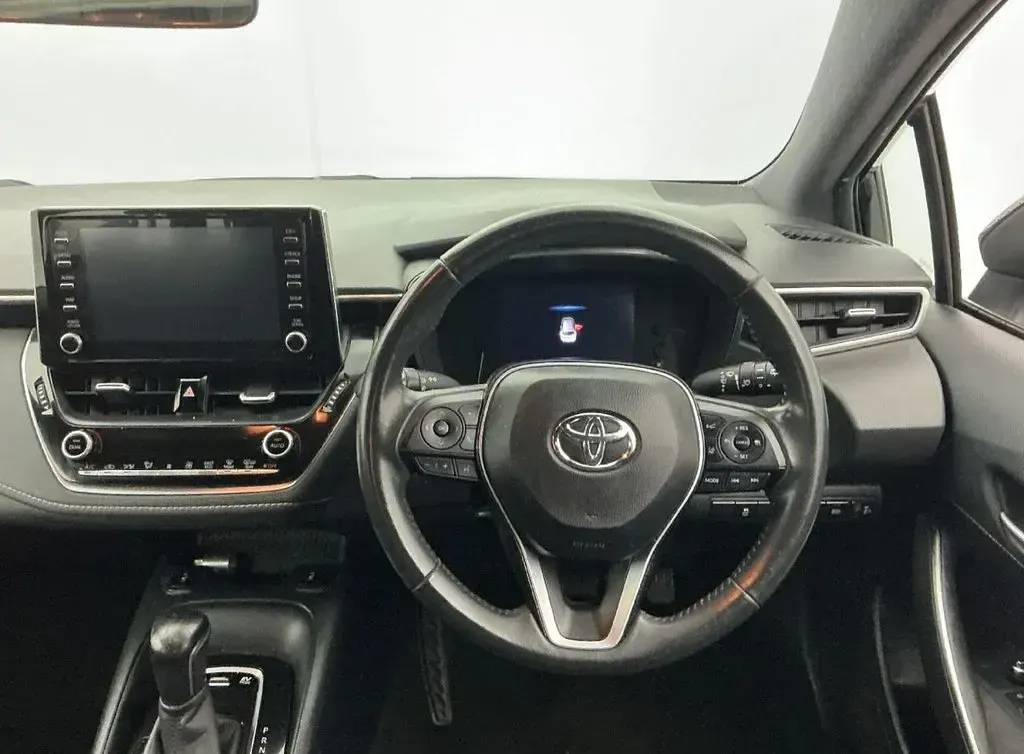 Used Toyota Corolla 122 HP (89 kW) 2021 Black Estate