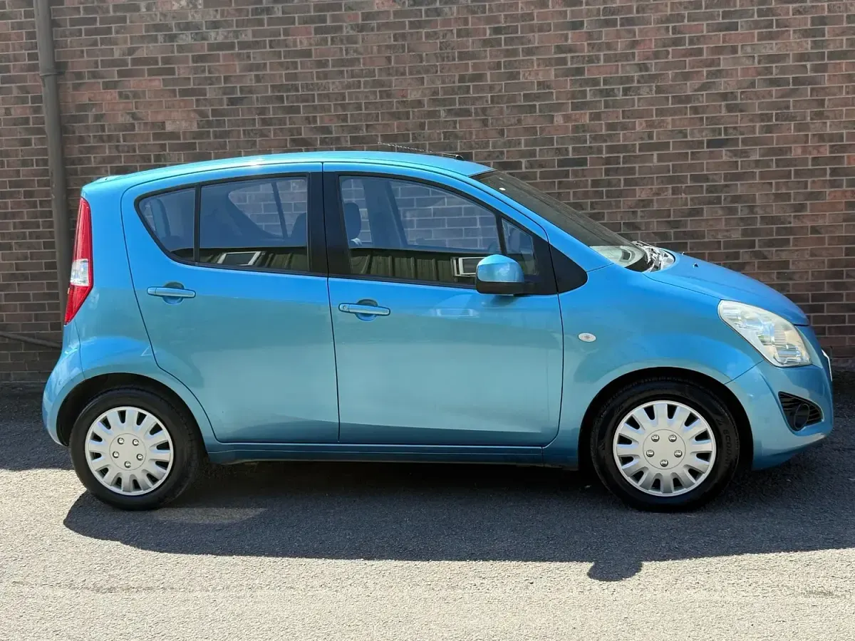 Used Suzuki Splash 67 HP (49 kW) 2013 Blue Hatchback