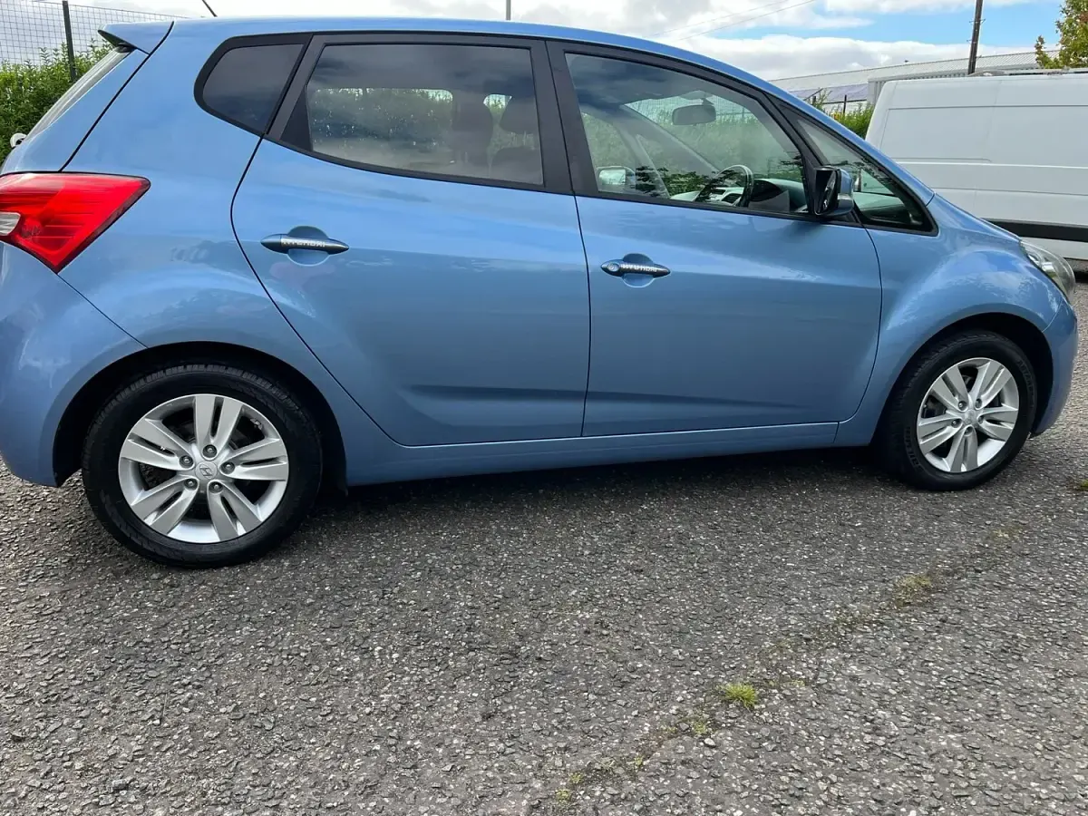 Used Hyundai ix20 Style 89 HP (65 kW) 2014 Blue Hatchback