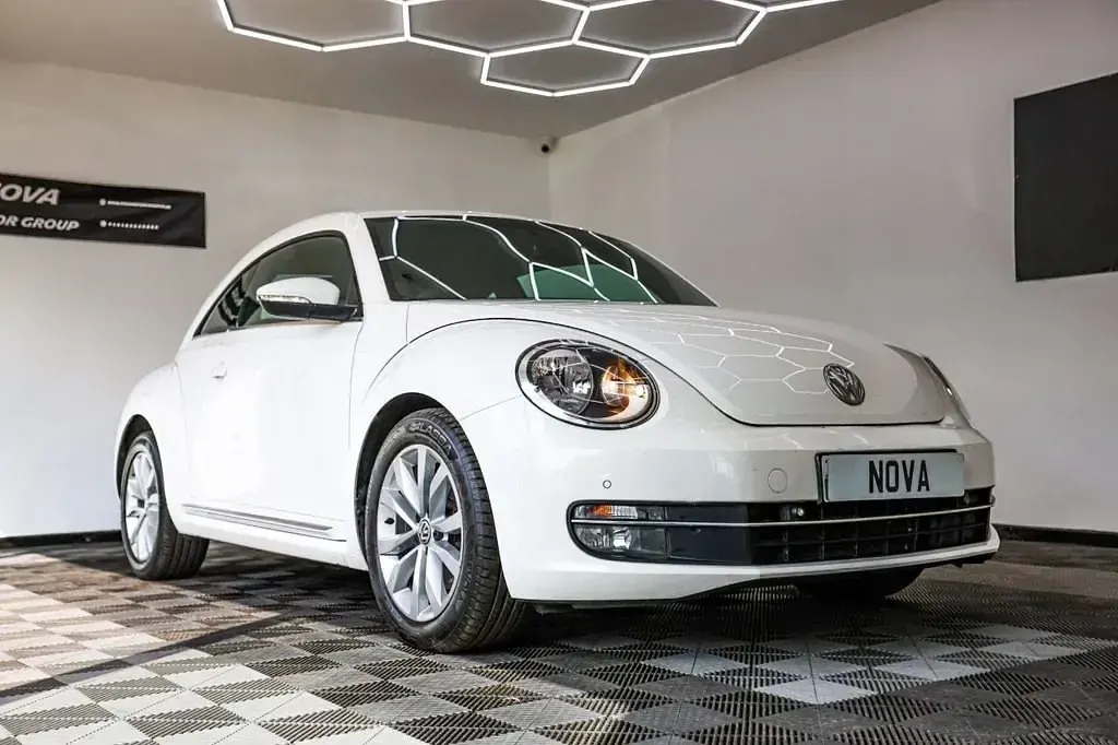 Usado VW Beetle Design 160 HP (117 kW) 2012 Branco Citadino