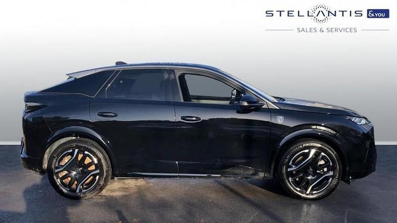 Black Used 2025 Peugeot e-3008 GT SUV | £24,862 (Good price) - Image 1/4