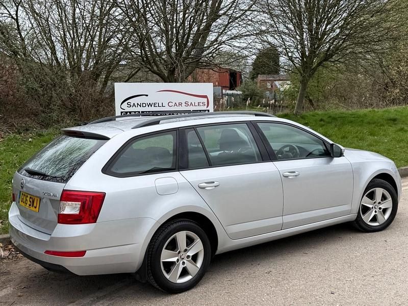 Używany Skoda Octavia SE 2016 Srebrny Hatchback