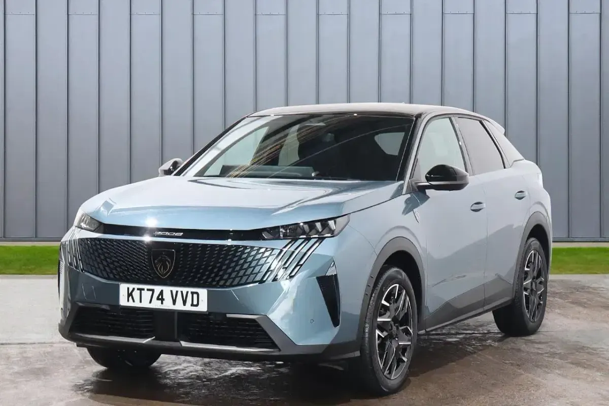Used Peugeot 3008 GT 134 HP (98 kW) 2025 Blue SUV