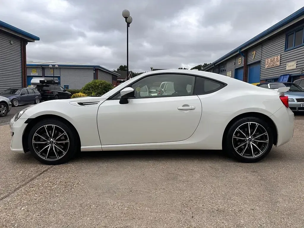 Used Subaru BRZ 200 HP (147 kW) 2018 White Coupe
