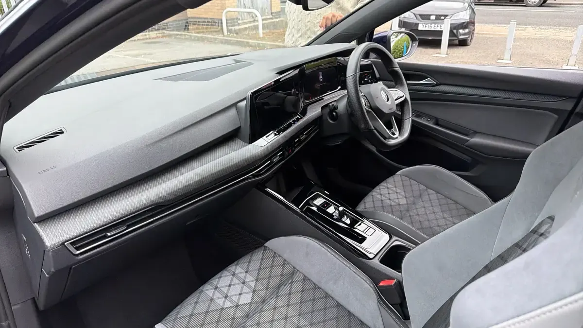 Used VW Golf VIII R-line 150 HP (110 kW) 2023 Blue Hatchback