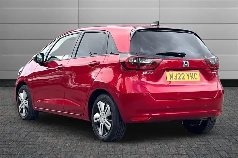 Used Honda Jazz Hybrid 109 HP (80 kW) 2022 Crystal red Hatchback