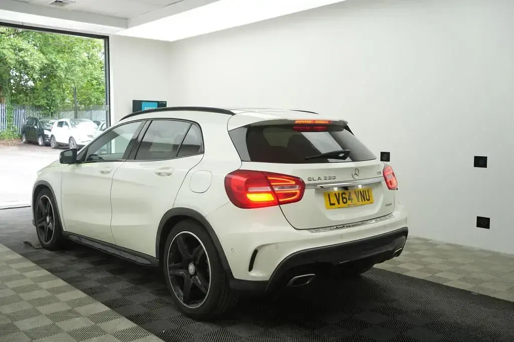 Used Mercedes GLA220 AMG line 170 HP (125 kW) 2014 White SUV