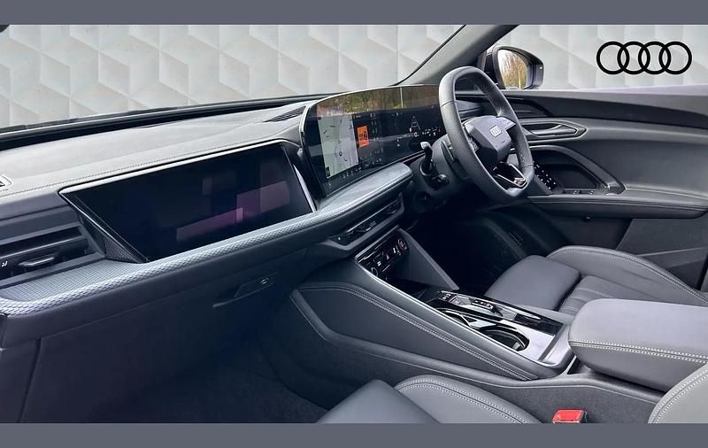 Used Audi Q5 Advanced 200 HP (147 kW) 2025 Black SUV