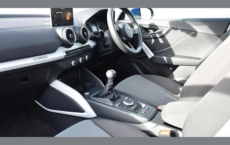 Used Audi Q2 113 HP (83 kW) 2019 Blue SUV