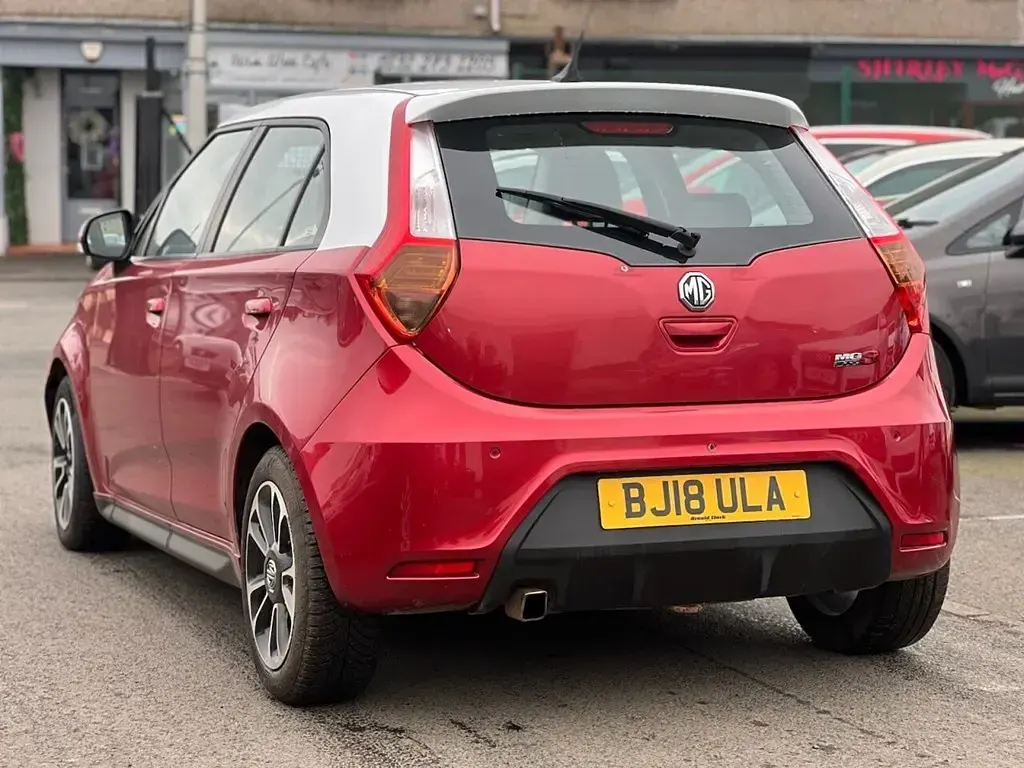 Usado MG MG3 106 HP (77 kW) 2018 Vermelho Citadino