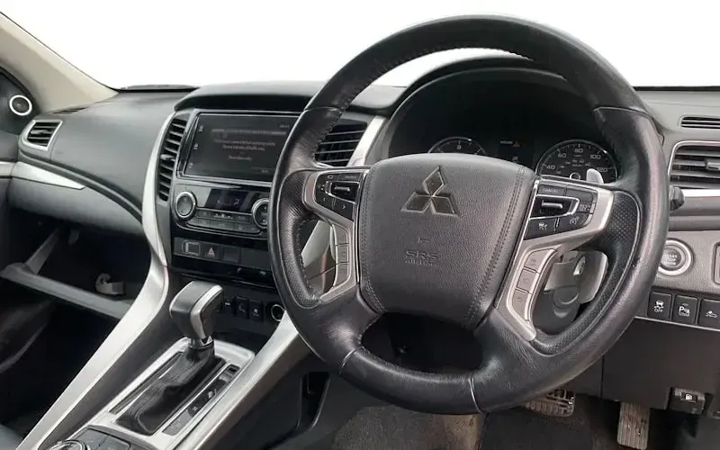 Used Mitsubishi Shogun 181 HP (133 kW) 2019 White SUV