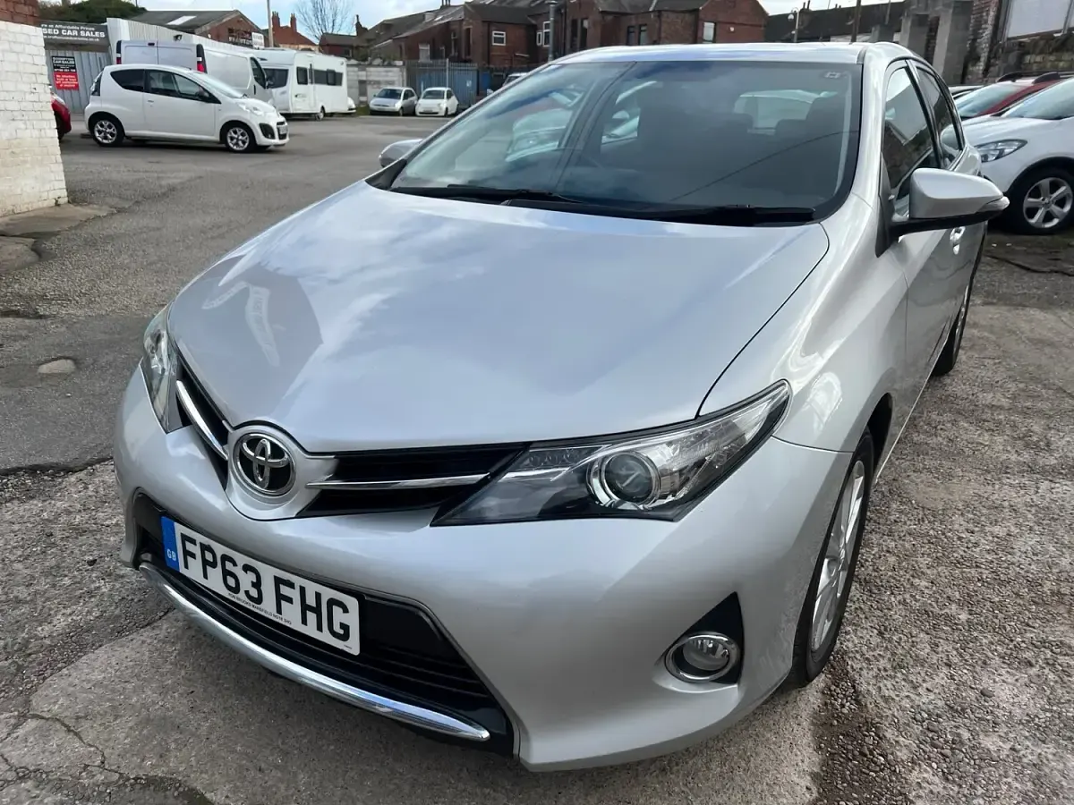 Used Toyota Auris 2013 Silver Hatchback