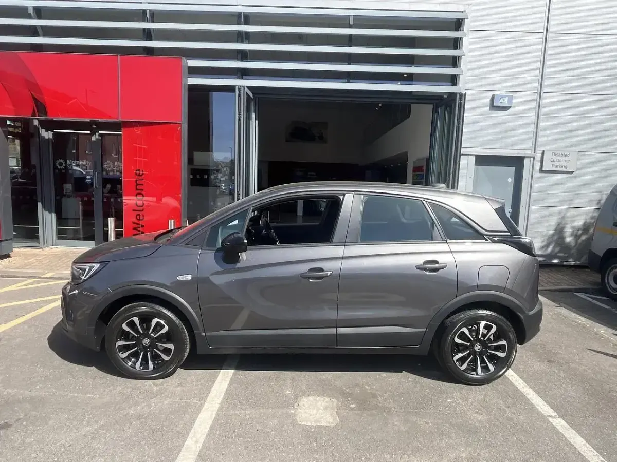Used Vauxhall Crossland Design Edition 82 HP (60 kW) 2022 Grey SUV