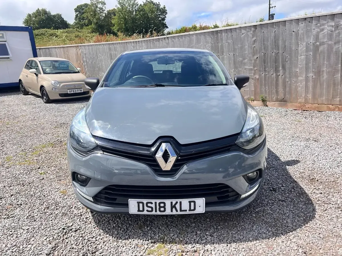 Used Renault Clio Play 75 HP (55 kW) 2018 Grey Hatchback