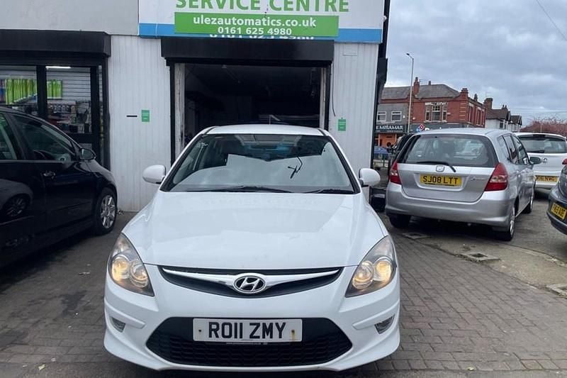 Used Hyundai i30 Comfort 2011 White Hatchback