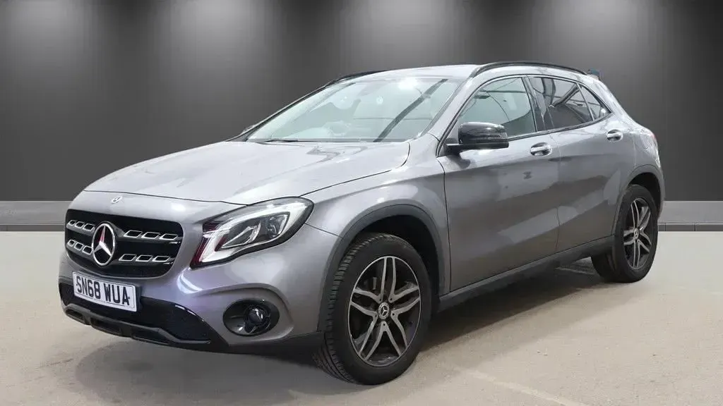 Used Mercedes GLA180 Urban 122 HP (89 kW) 2018 Grey SUV