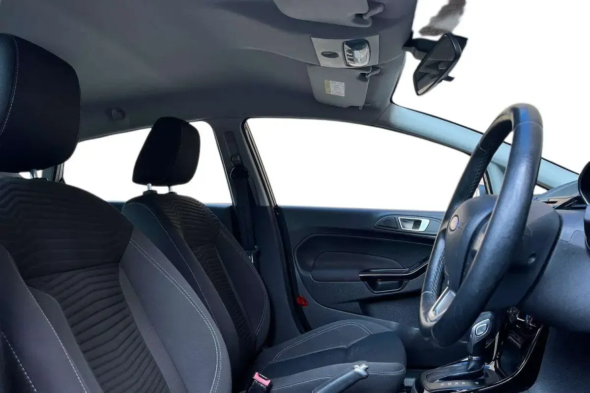 Used Ford Fiesta Zetec 100 HP (73 kW) 2015 Black Hatchback