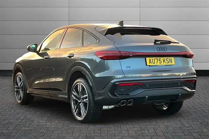 Used Audi Q5 Advanced 204 HP (150 kW) 2025 Daytona grey SUV