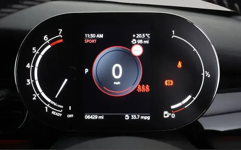 Used Mini Cooper Hatch 136 HP (100 kW) 2024 Green Hatchback