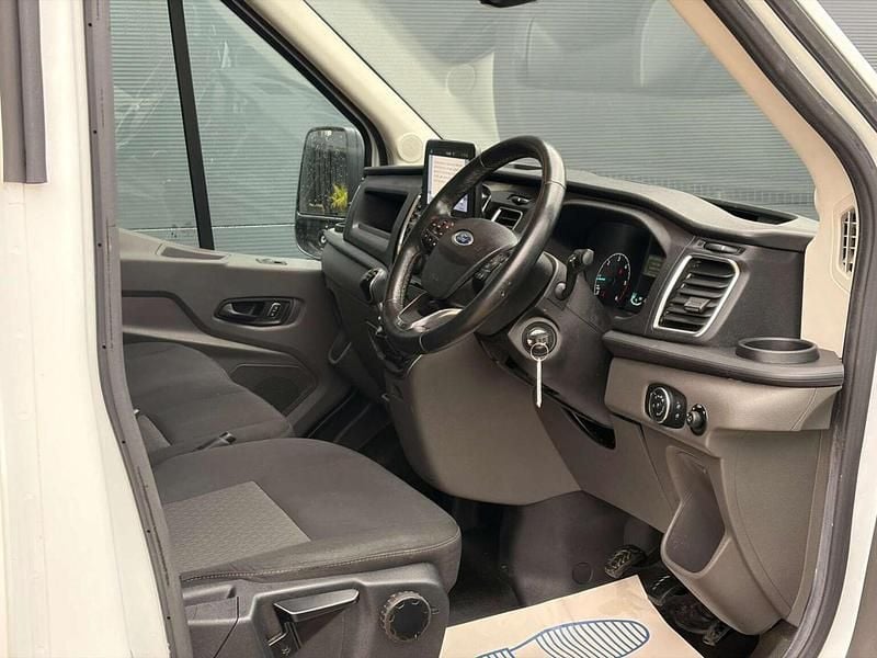 Begagnad Ford Transit Limited 130 HK (95 kW) 2021 Vit Van