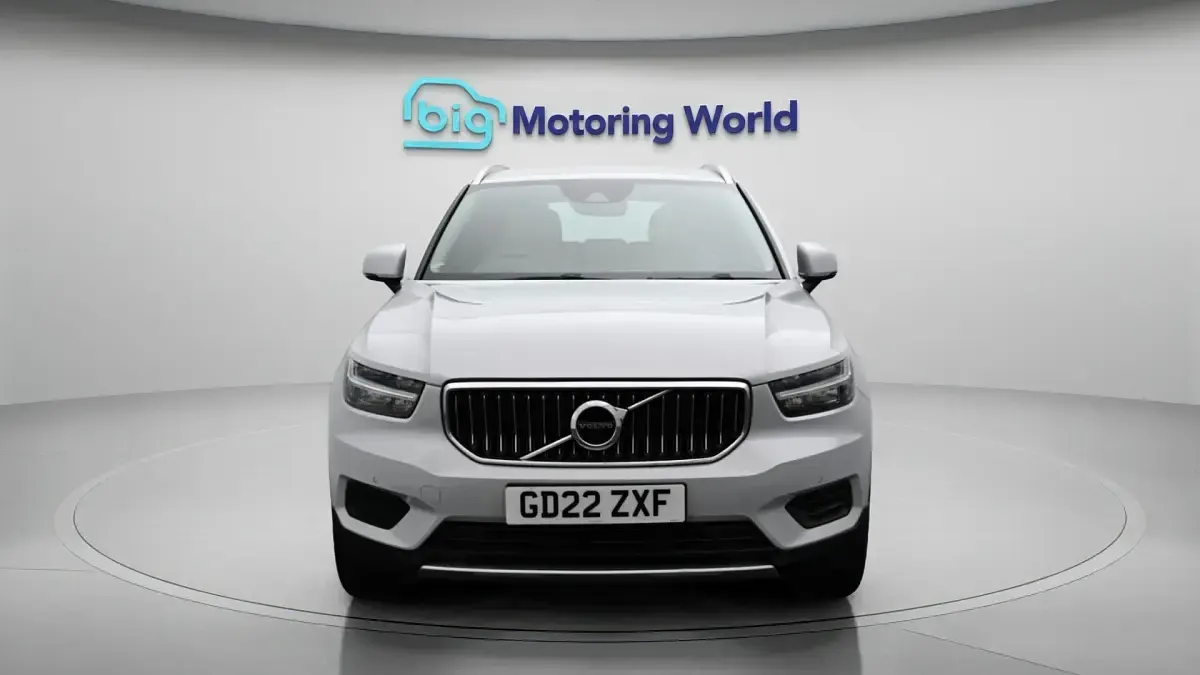 Used Volvo XC40 Inscription 197 HP (144 kW) 2022 Silver SUV