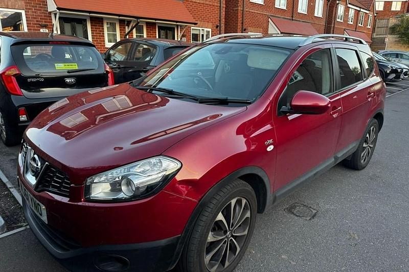 Red Used 2011 Nissan Qashqai +2 N-TEC SUV | £2,500 (Fair price) - Image 1/1