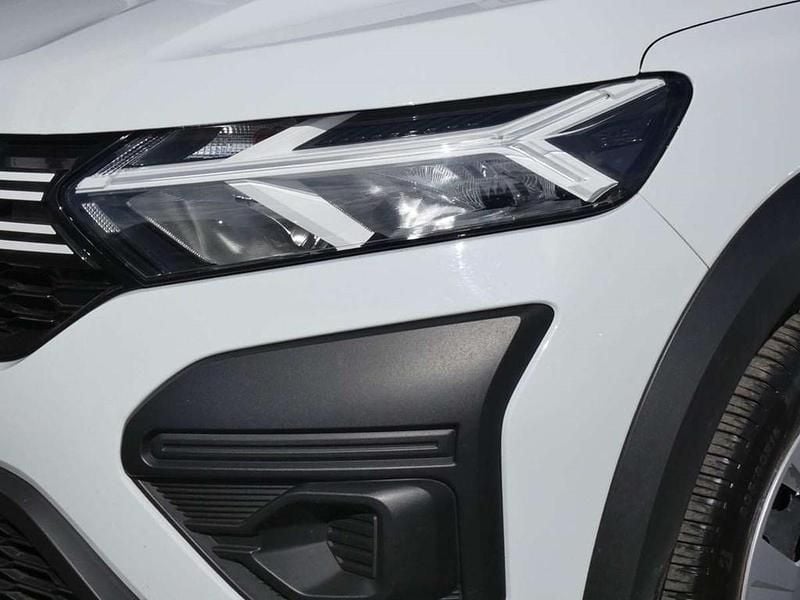 Used Dacia Jogger Essentiel 110 HP (80 kW) 2023 White MPV