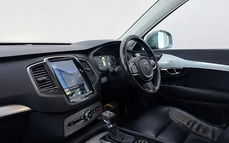 Used Volvo XC90 Momentum 224 HP (164 kW) 2015 Grey SUV
