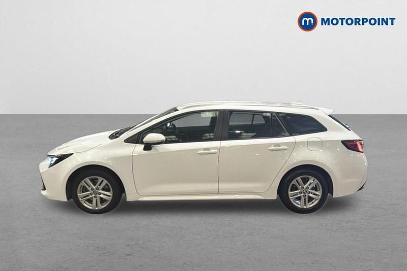 Usado Toyota Corolla 184 HP (135 kW) 2022 Branco Carrinha