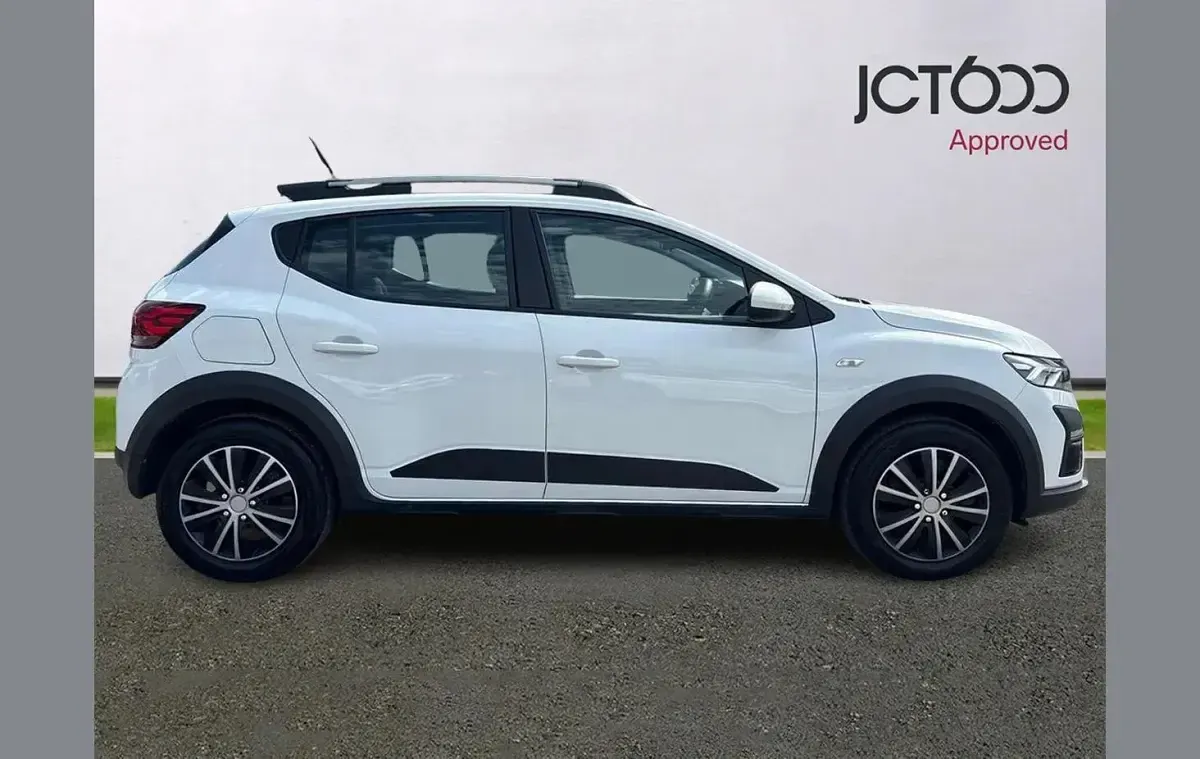 Used Dacia Sandero Comfort 90 HP (66 kW) 2022 White Hatchback