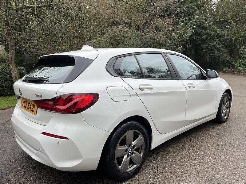 Używany BMW 118 2022 Biały Hatchback