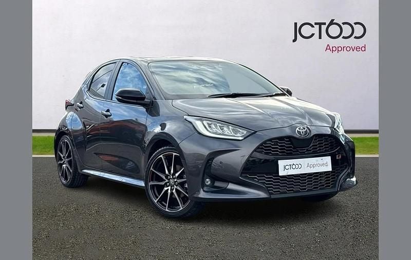Grey Used 2025 Toyota Yaris Hybrid Sport Hatchback | £24,300 (Expensive) - Image 1/4