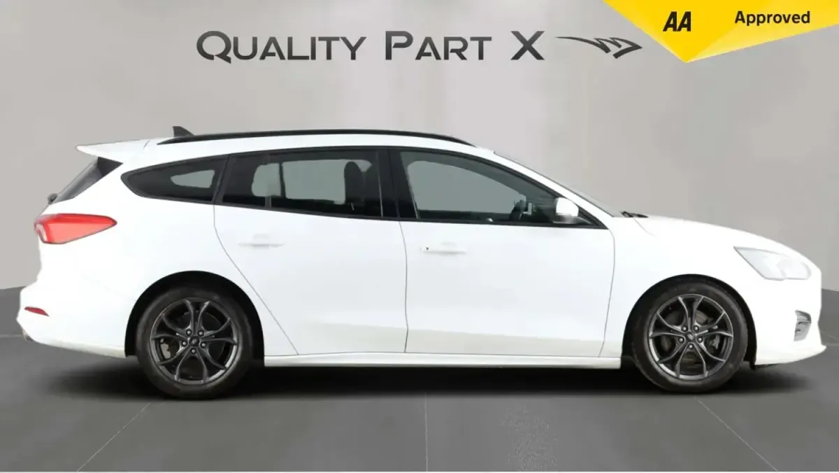 Usado Ford Focus ST-Line 150 CV (110 kW) 2021 Blanco Familiar