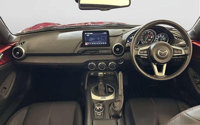 Używany Mazda MX5 Inclusive 184 KM (135 kW) 2019 Czerwony Kabriolet