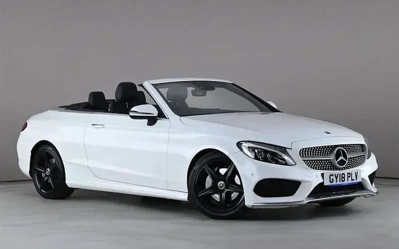Käytetty Mercedes C220 AMG line 170 HP (125 kW) 2018 Avoauto