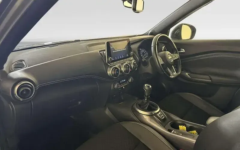Used Nissan Juke N-Connecta 114 HP (83 kW) 2023 Grey SUV