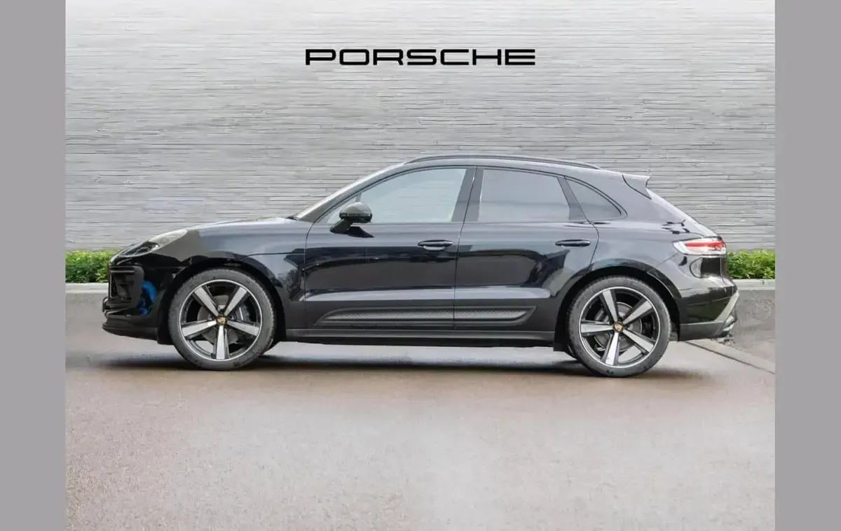 Used Porsche Macan 261 HP (191 kW) 2026 Black SUV