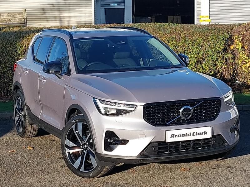 New Volvo XC40 Plus 197 HP (144 kW) 2025 Silver SUV