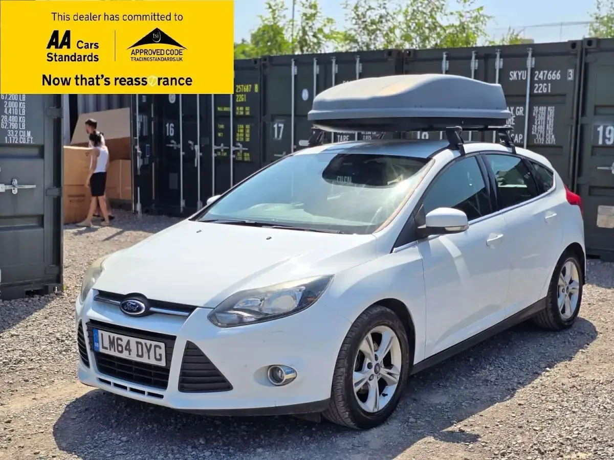 Used Ford Focus Zetec 125 HP (91 kW) 2014 White Hatchback