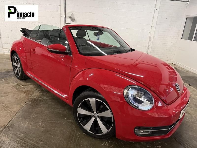 Used VW Beetle Design 105 HP (77 kW) 2014 Red Hatchback