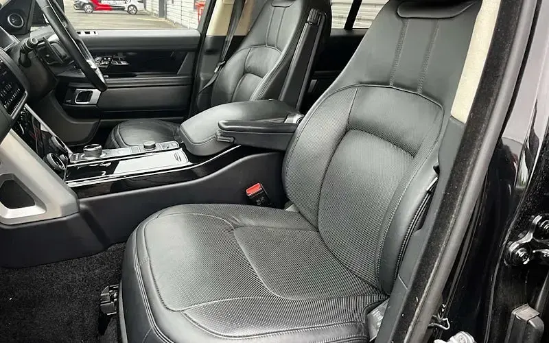 Used Land Rover Range Rover 275 HP (202 kW) 2020 Black SUV