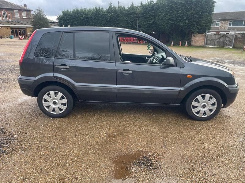 Used Ford Fusion Style 79 HP (58 kW) 2010 Grey Hatchback